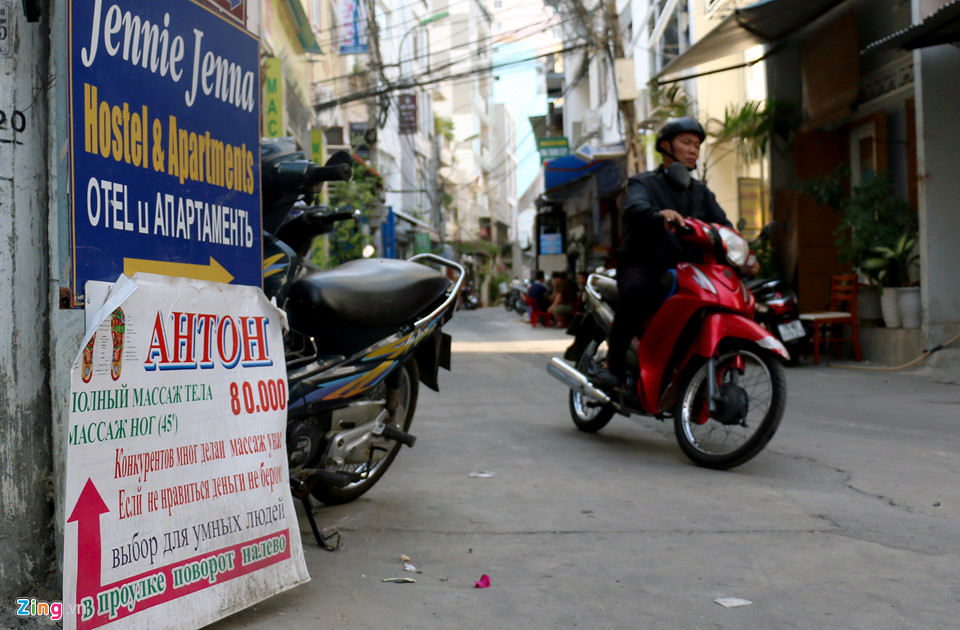 Đến Nha Trang mà ngỡ như đang ở phố Tàu, nước Nga